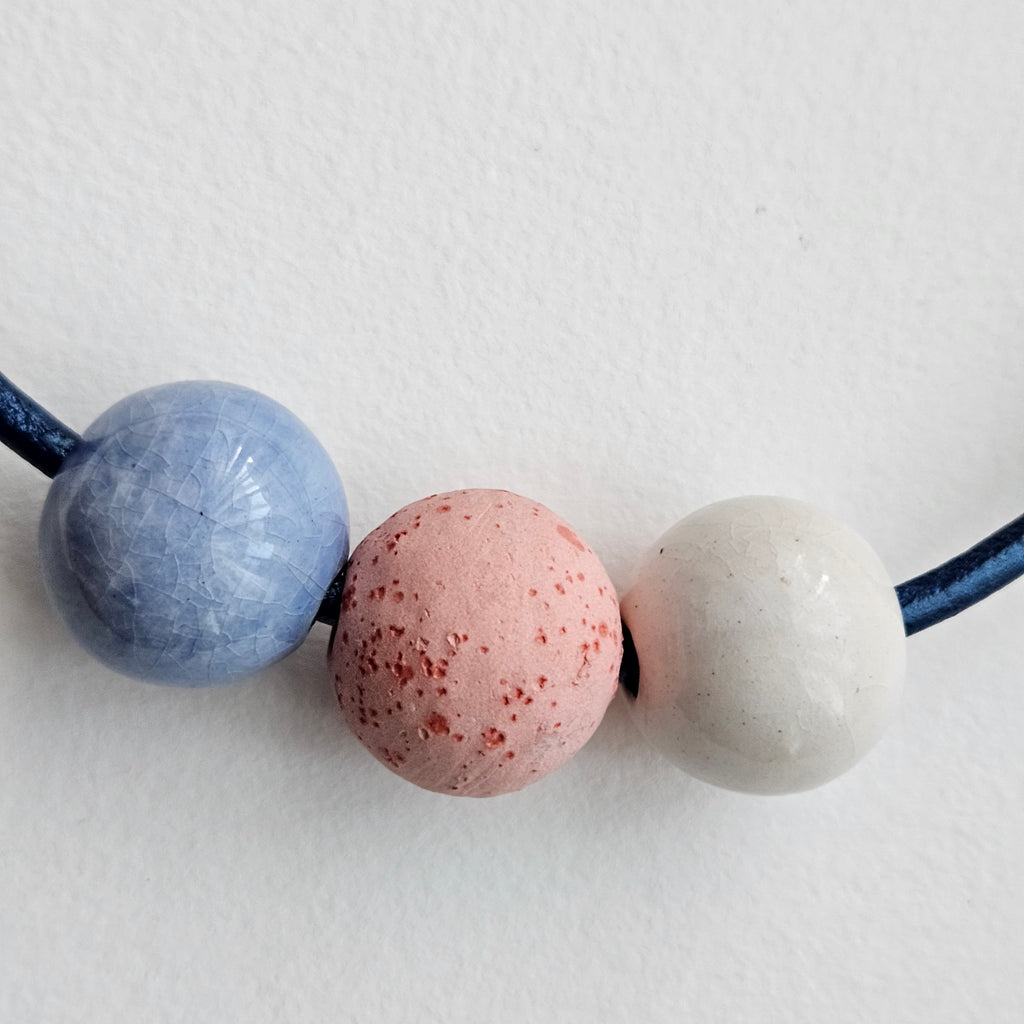 collar Globe