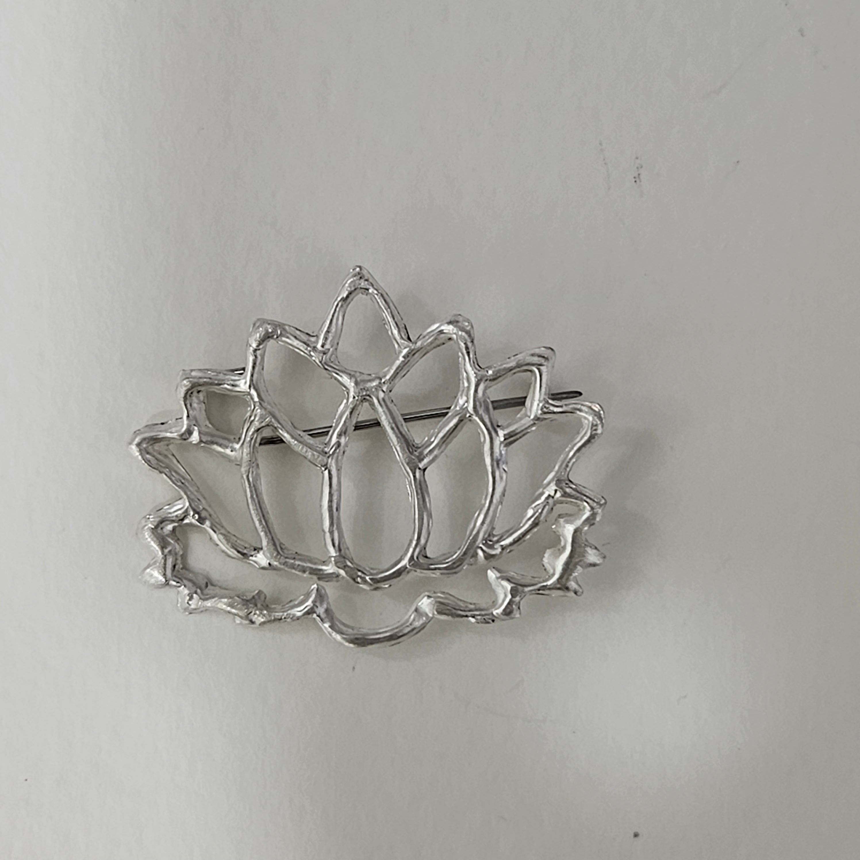 broche Lotus