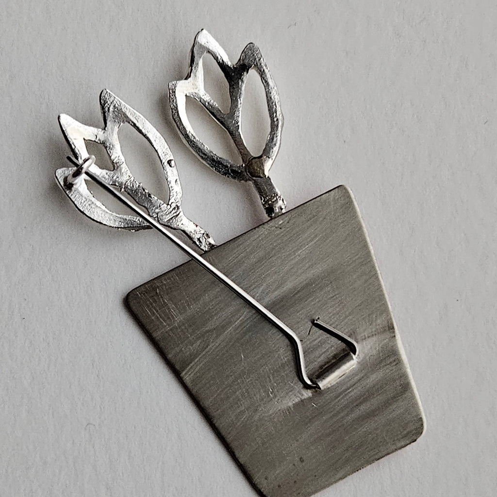 broche Tulips in a pot
